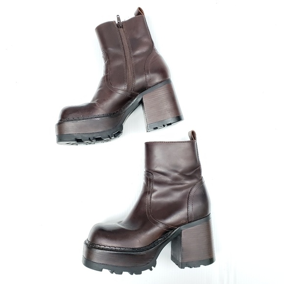 Steve Madden Spin Grunge Ankle Boots 